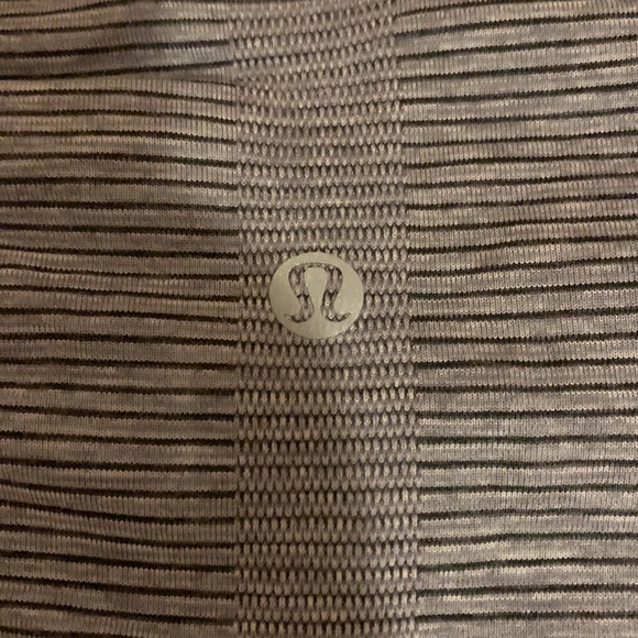 Lululemon Swiftly Tech Black and White Size 6 - Picture 2 of 3